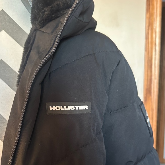 Hollister Charcoal Puffer Jacket Mens - Picture 2 of 10